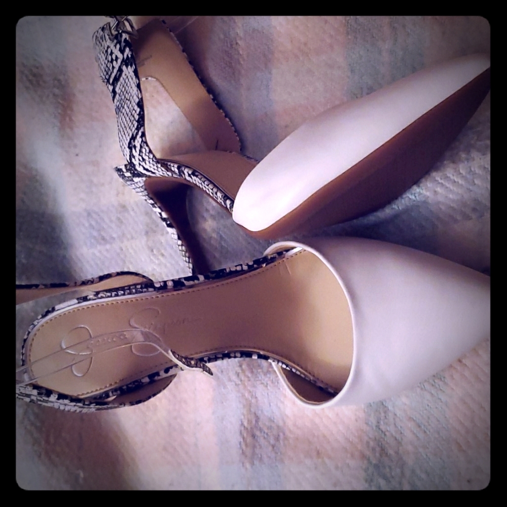 High heel shoes 👠